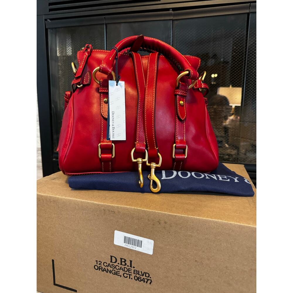 Iconic Dooney and Bourke red Florentine satchel with bag and tags - Picture 2 of 13